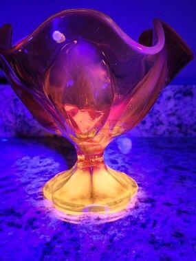 Vintage LE Smith Amberina Handkerchief Compote Glows